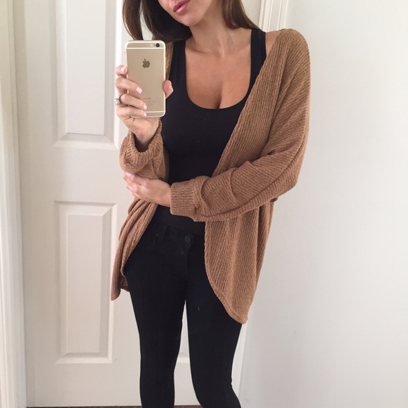 ✨ Camel Rounded Cardigan - Picture 4 of 4